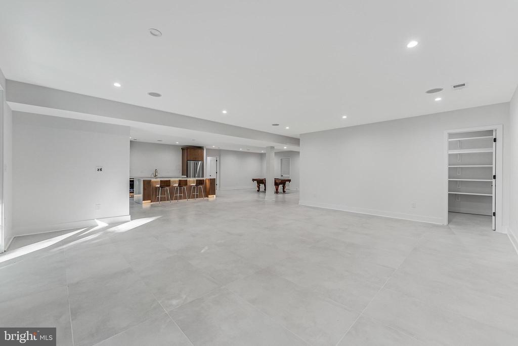 4916 RIDGEWOOD ROAD
