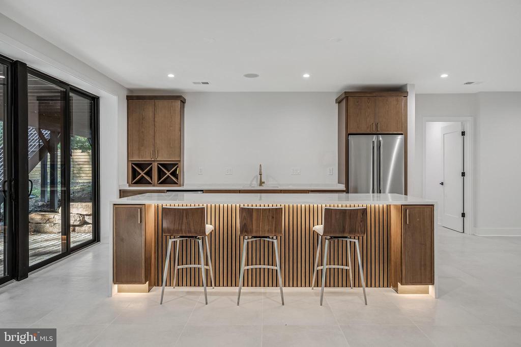 4916 RIDGEWOOD ROAD