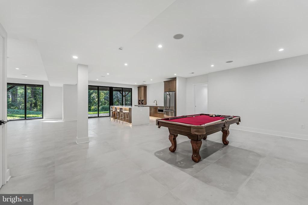 4916 RIDGEWOOD ROAD