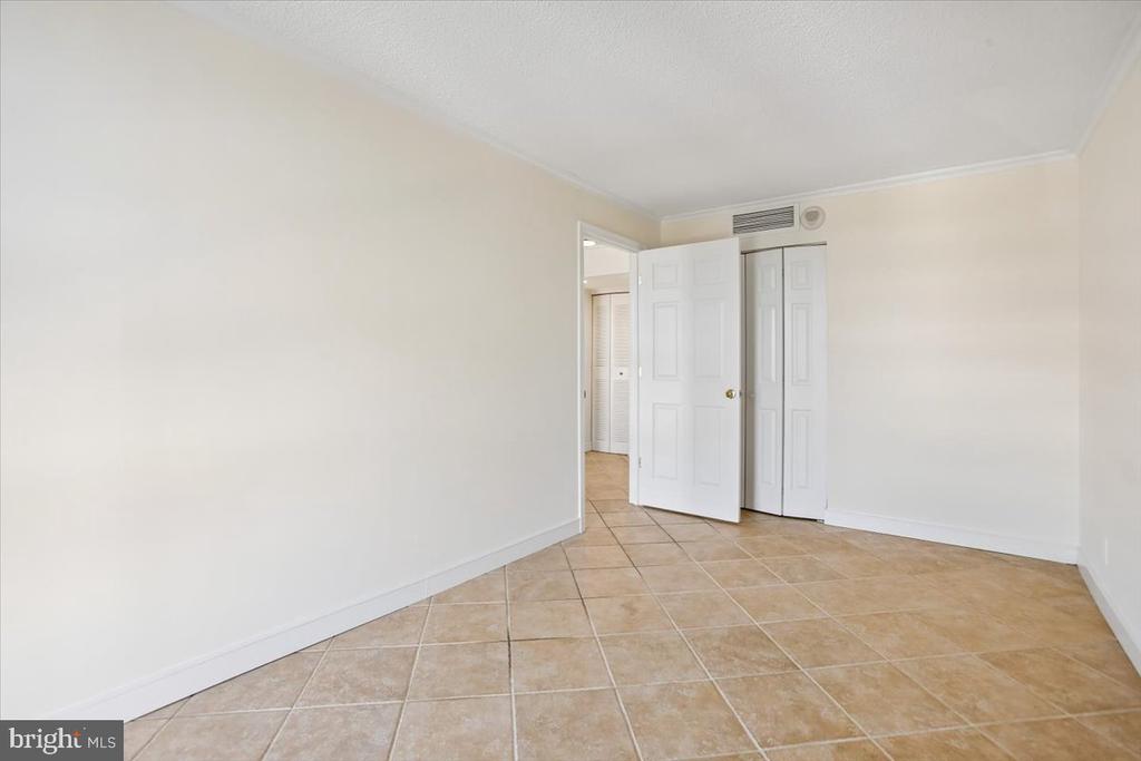 6800 FLEETWOOD ROAD Unit: 515