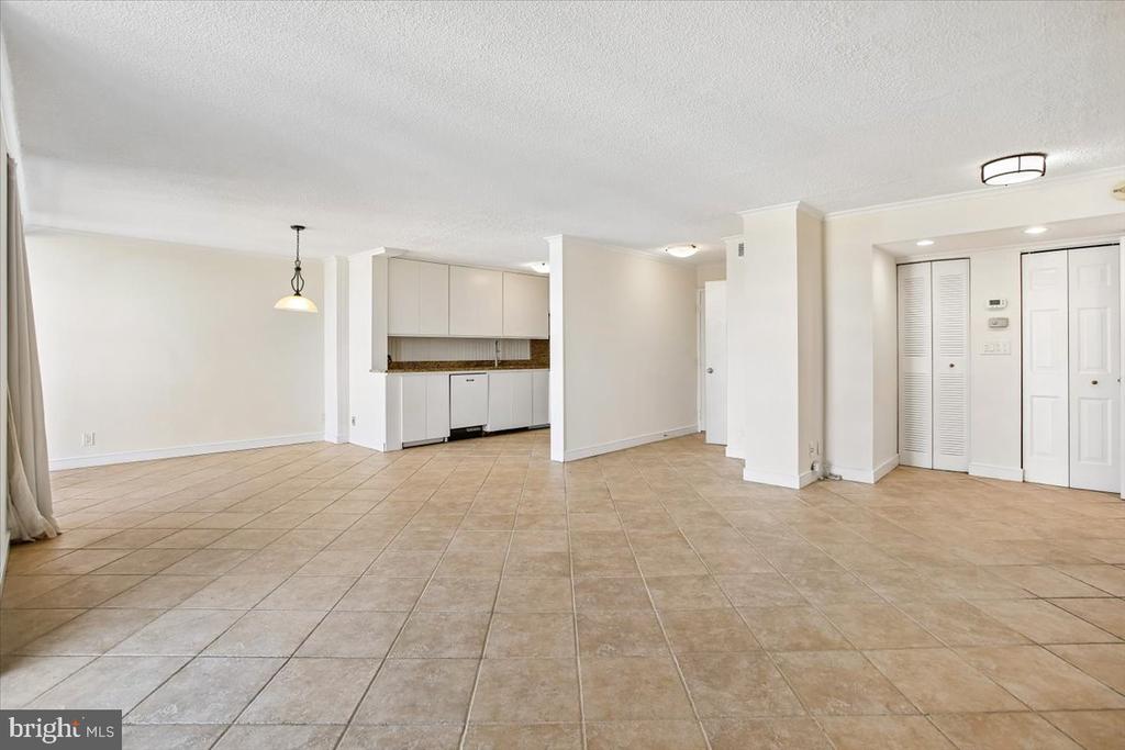 6800 FLEETWOOD ROAD Unit: 515