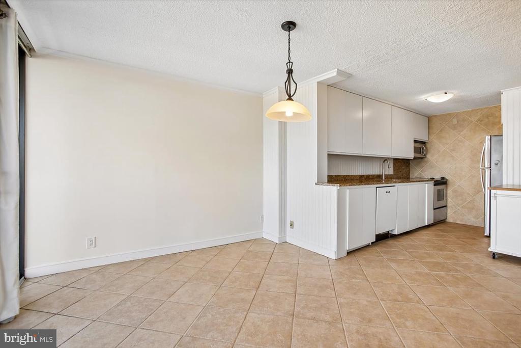 6800 FLEETWOOD ROAD Unit: 515