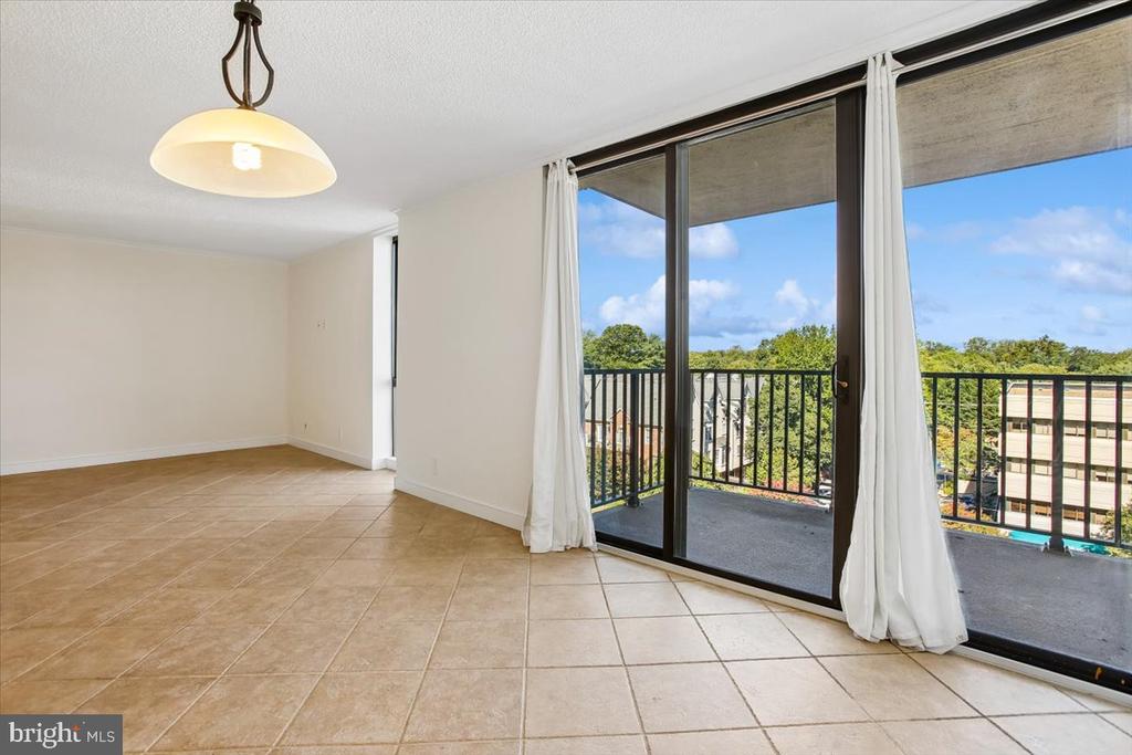 6800 FLEETWOOD ROAD Unit: 515