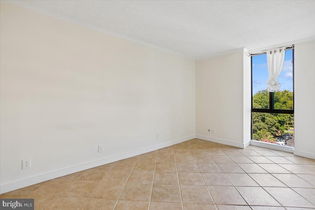 6800 FLEETWOOD ROAD Unit: 515