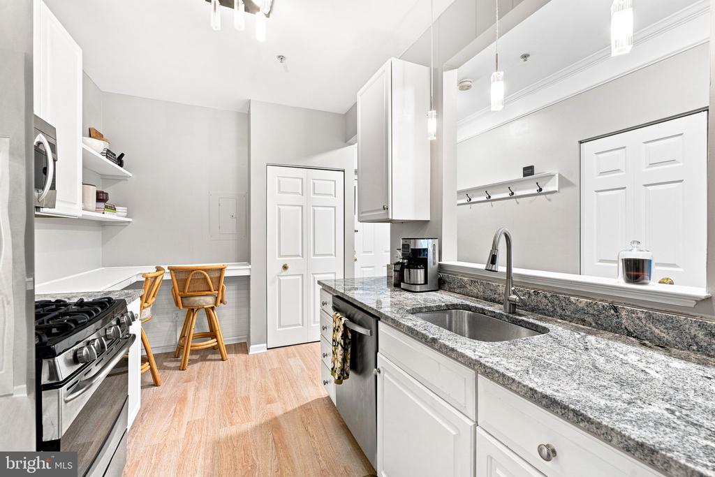 6537 GRANGE LANE Unit: 303