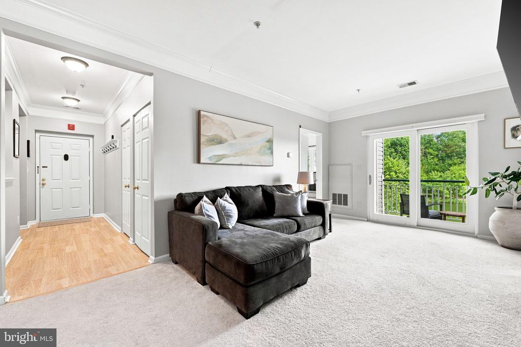 6537 GRANGE LANE Unit: 303