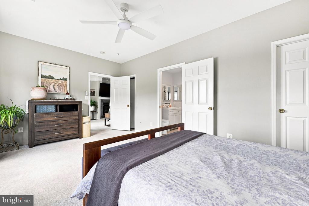 6537 GRANGE LANE Unit: 303