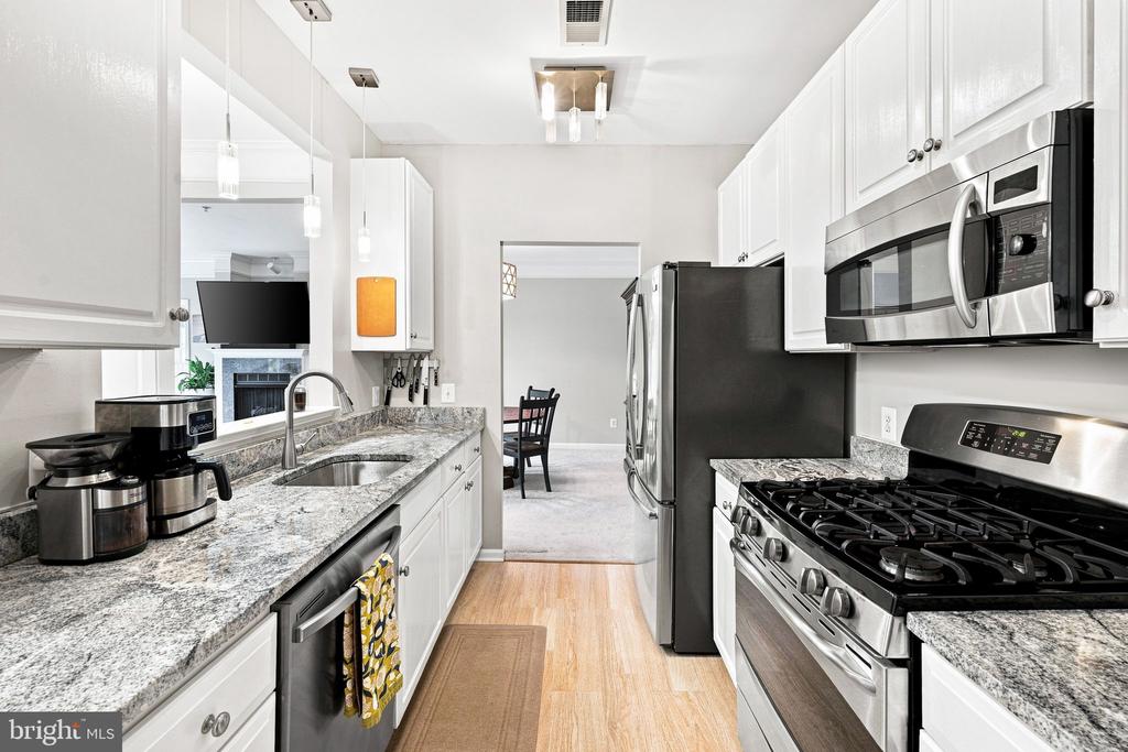 6537 GRANGE LANE Unit: 303