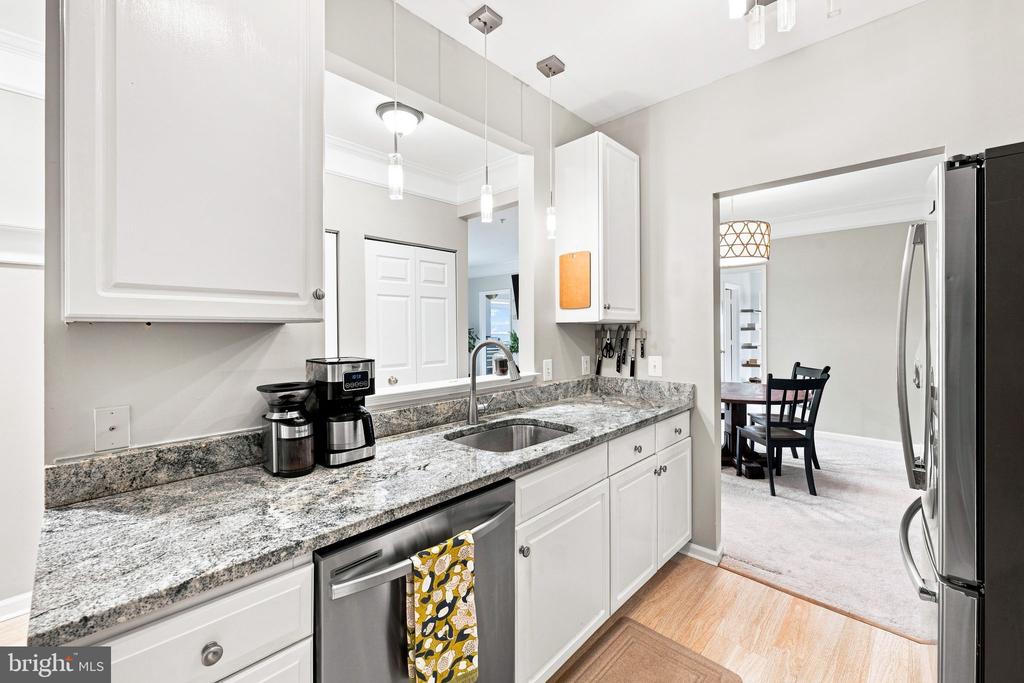 6537 GRANGE LANE Unit: 303