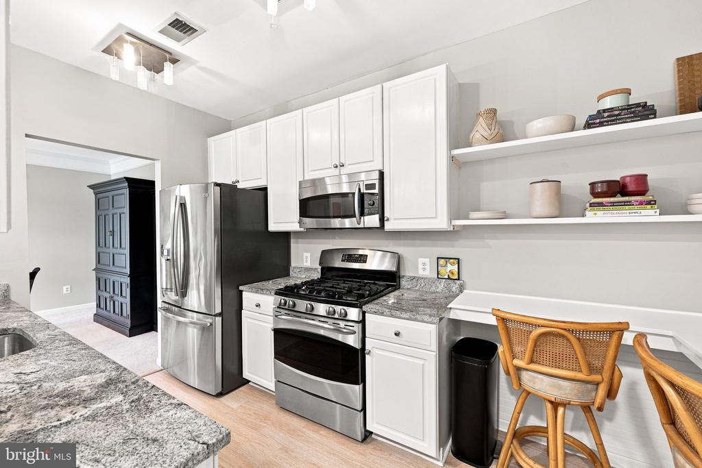 6537 GRANGE LANE Unit: 303