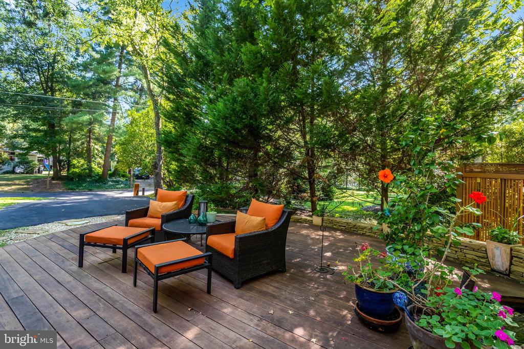 2412 BRENTWOOD PLACE