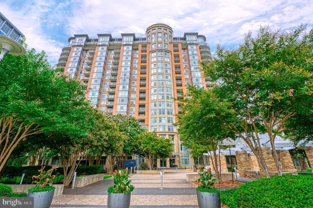 8220 CRESTWOOD HEIGHTS DRIVE Unit: 216