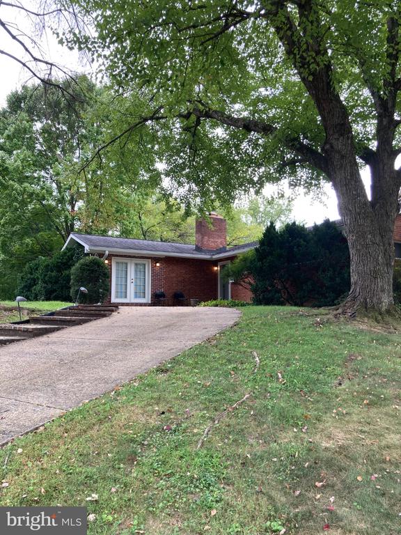 4204 HATTON COURT