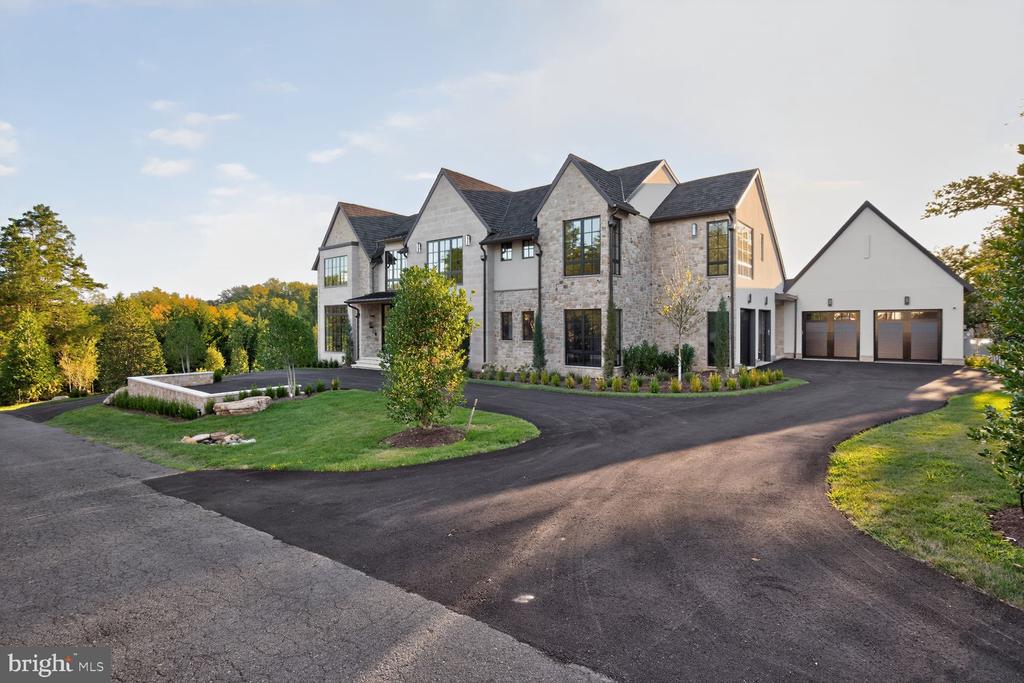 1306 BALLANTRAE COURT