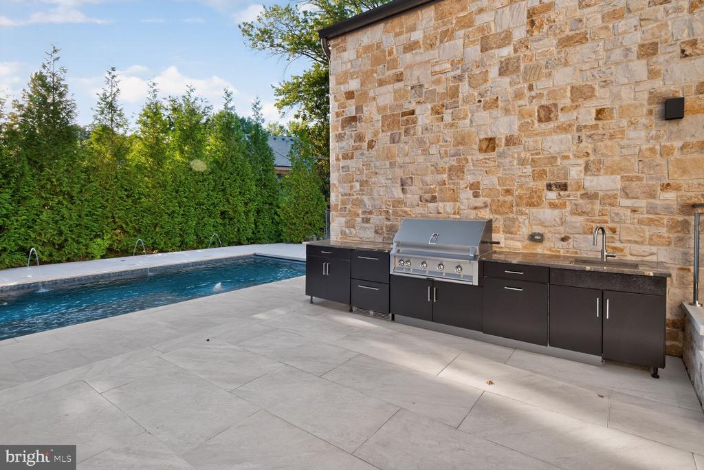1306 BALLANTRAE COURT