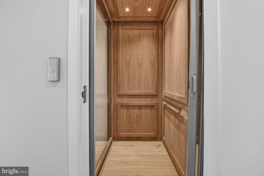 1306 BALLANTRAE COURT