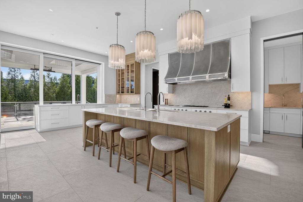 1306 BALLANTRAE COURT