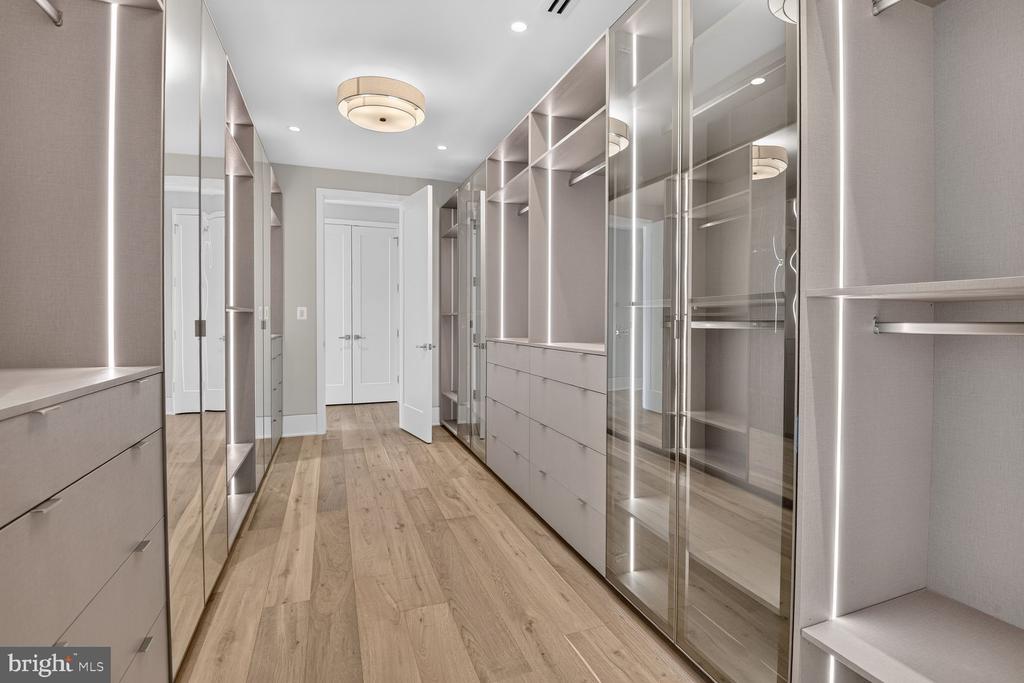 1306 BALLANTRAE COURT