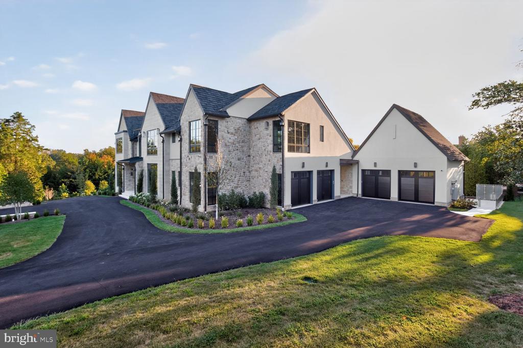 1306 BALLANTRAE COURT