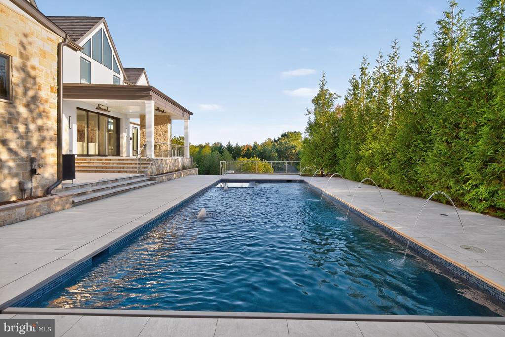 1306 BALLANTRAE COURT