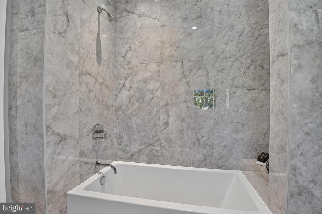 1306 BALLANTRAE COURT