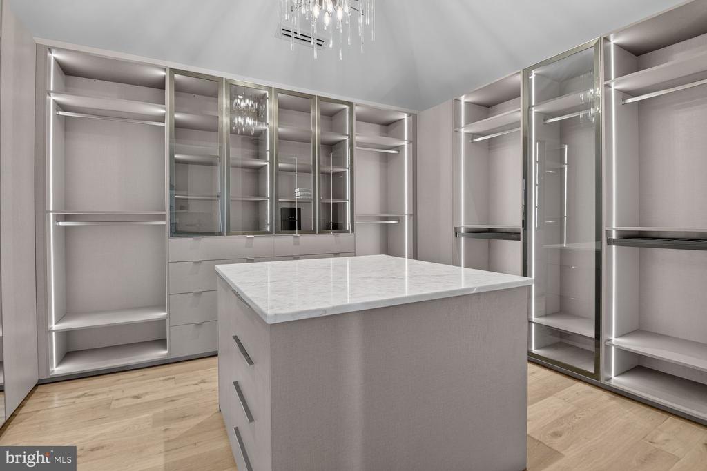 1306 BALLANTRAE COURT
