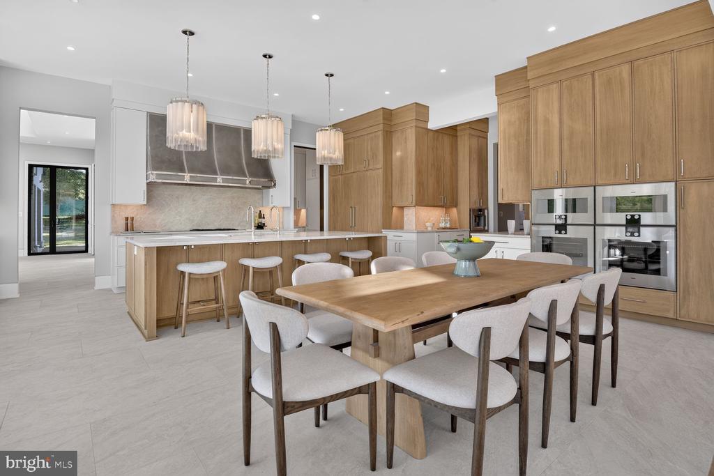 1306 BALLANTRAE COURT