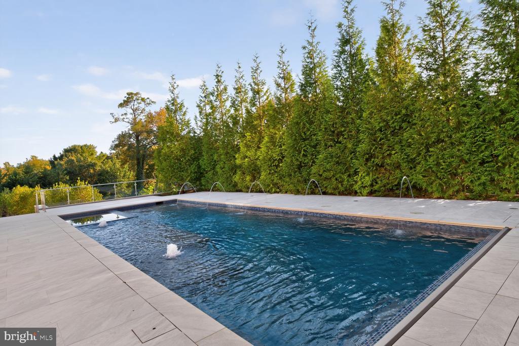 1306 BALLANTRAE COURT