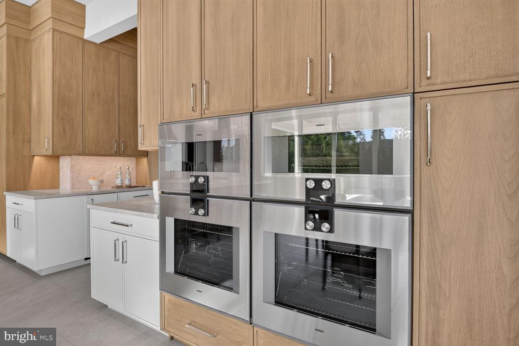 1306 BALLANTRAE COURT