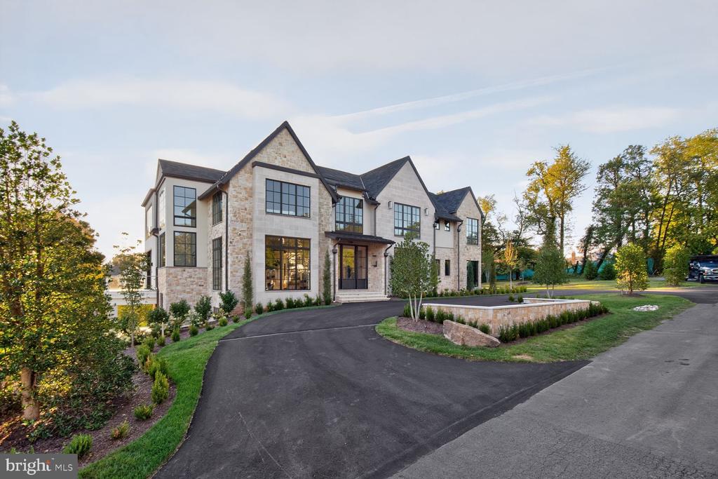 1306 BALLANTRAE COURT