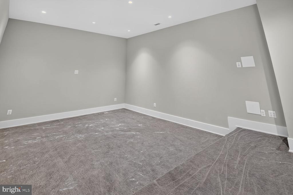 1306 BALLANTRAE COURT