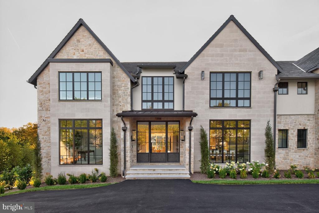 1306 BALLANTRAE COURT
