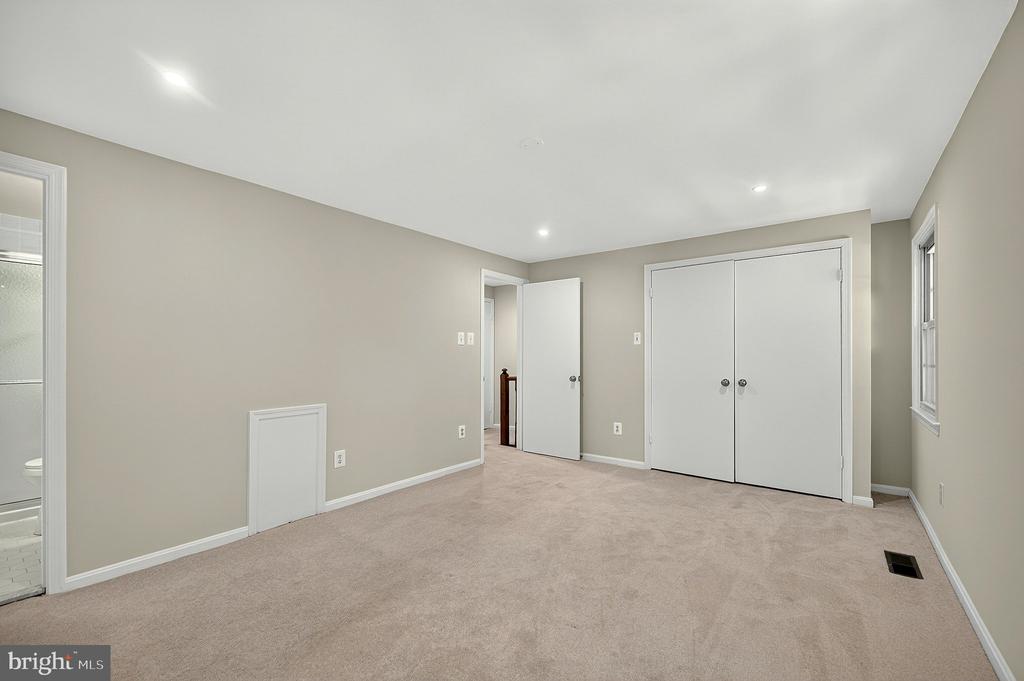 8227 GOLDSTREAM COURT