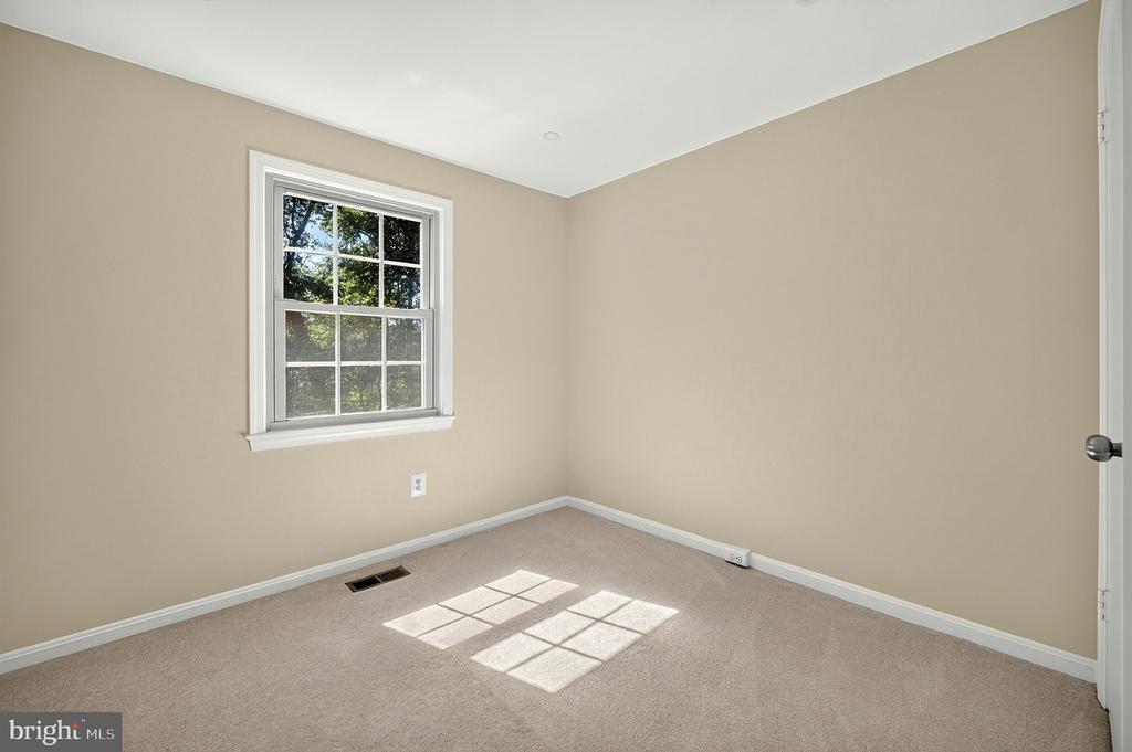 8227 GOLDSTREAM COURT