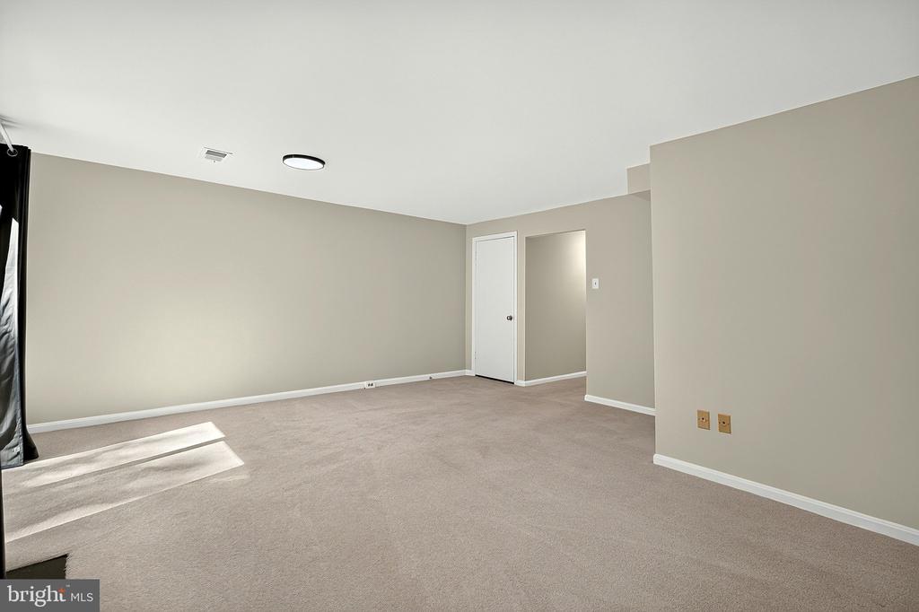 8227 GOLDSTREAM COURT