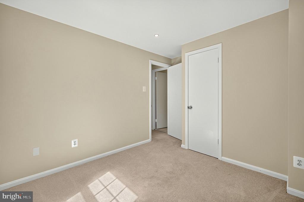 8227 GOLDSTREAM COURT