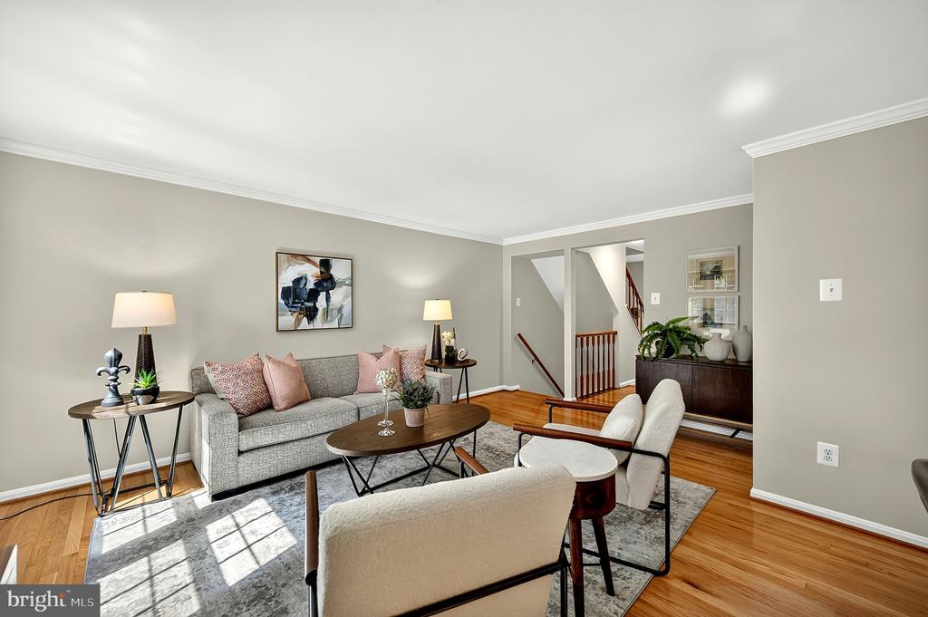 8227 GOLDSTREAM COURT