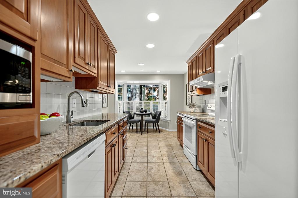 8227 GOLDSTREAM COURT