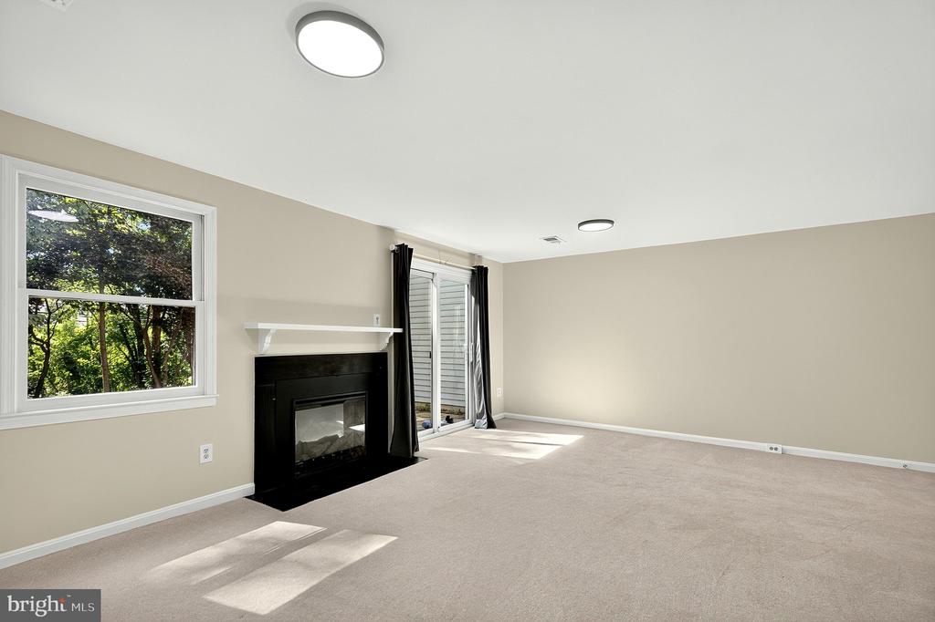 8227 GOLDSTREAM COURT