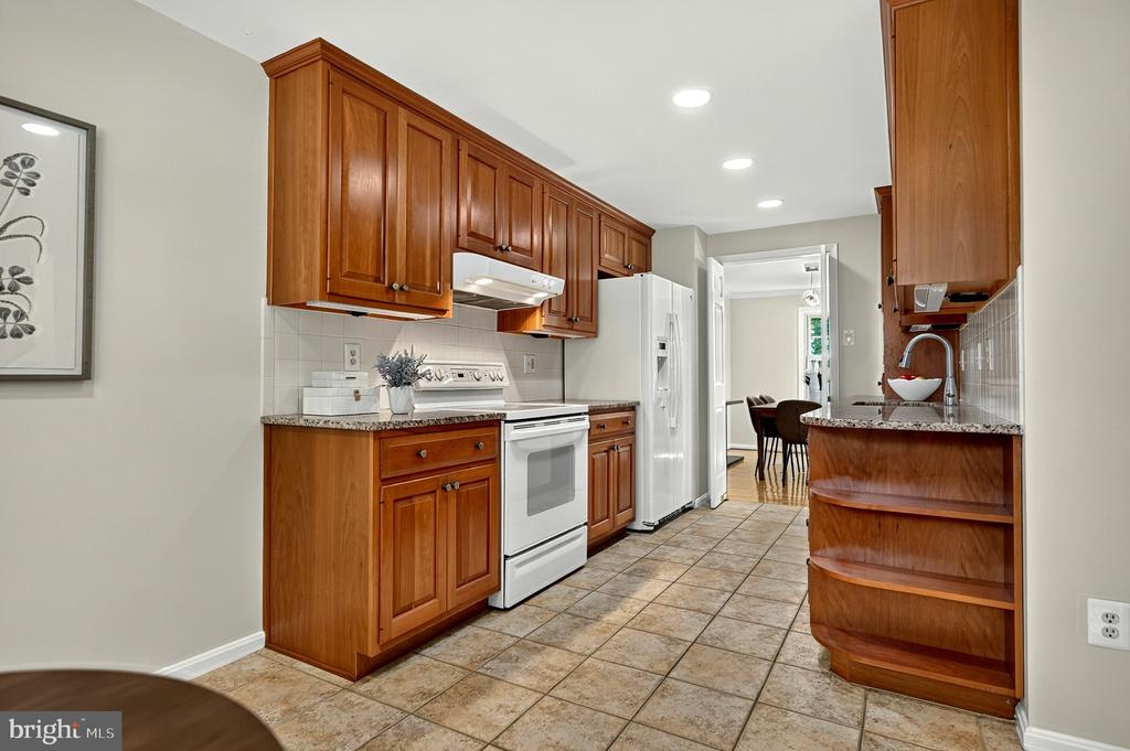 8227 GOLDSTREAM COURT