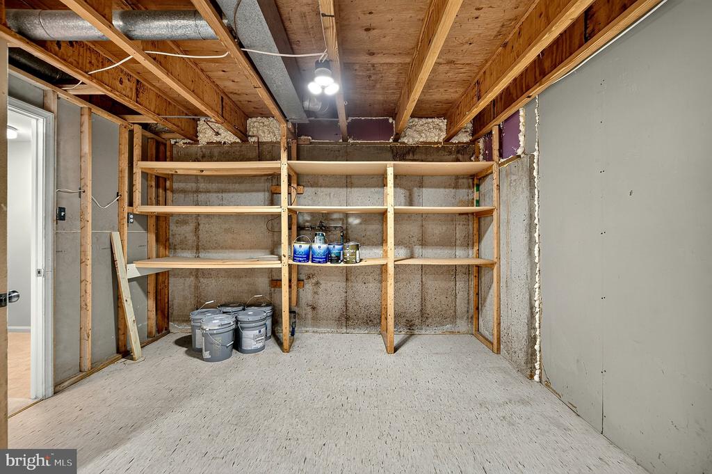 8227 GOLDSTREAM COURT