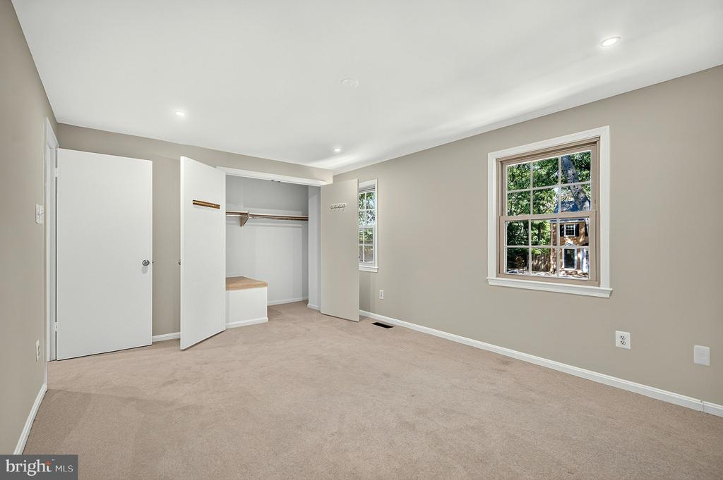 8227 GOLDSTREAM COURT