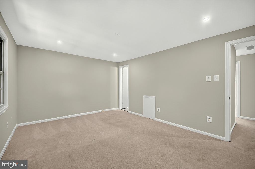 8227 GOLDSTREAM COURT