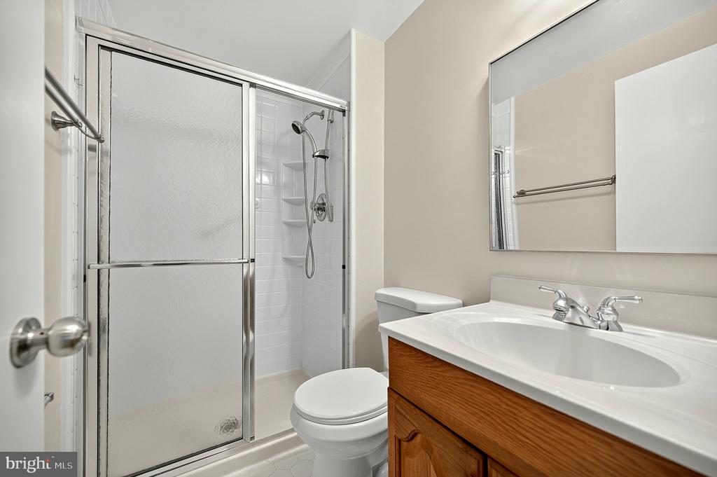 8227 GOLDSTREAM COURT