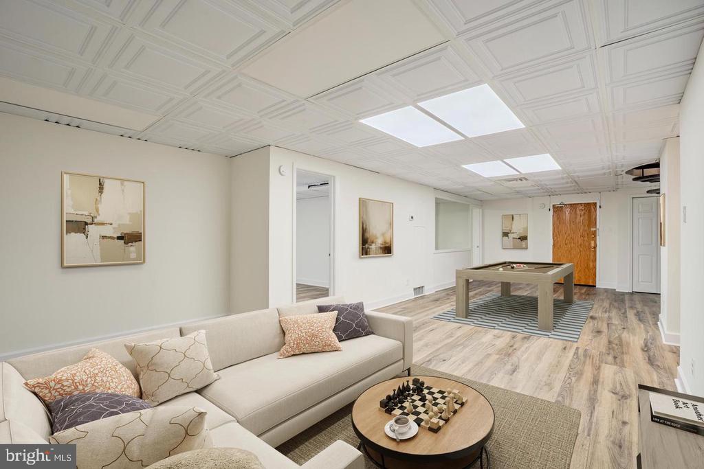1800 OLD MEADOW ROAD Unit: 218