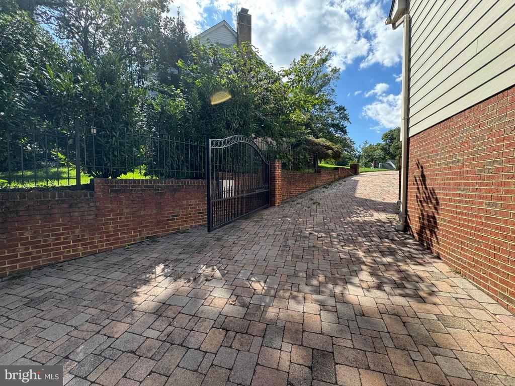 1900 ANCILLA COURT