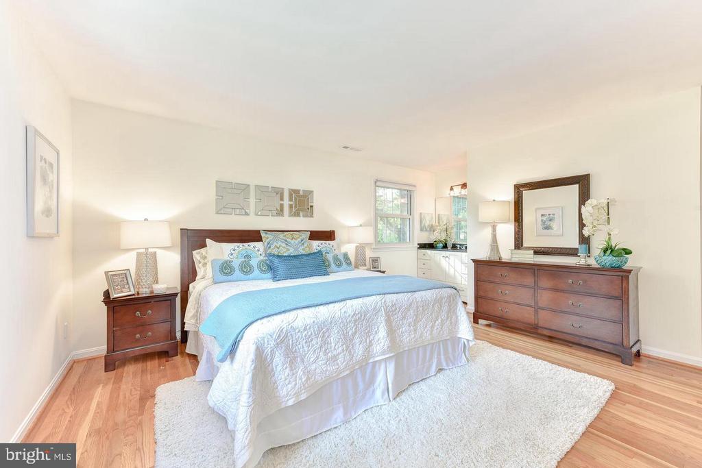 7326 OLD DOMINION DRIVE