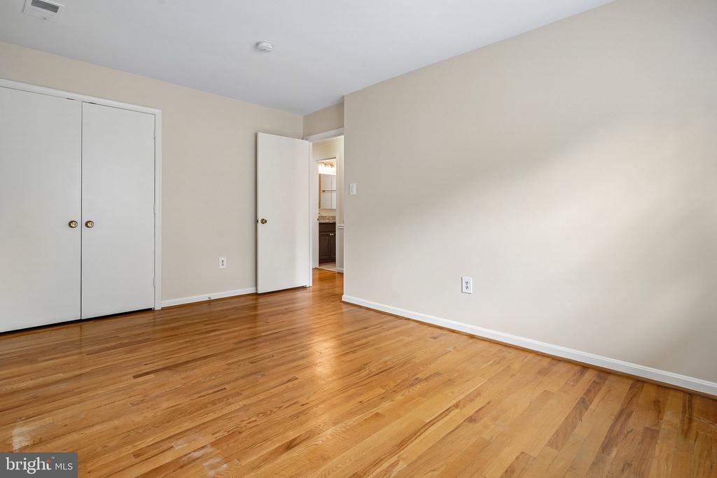 9612 WHITECEDAR COURT