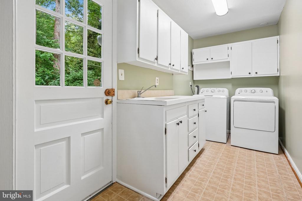 9612 WHITECEDAR COURT
