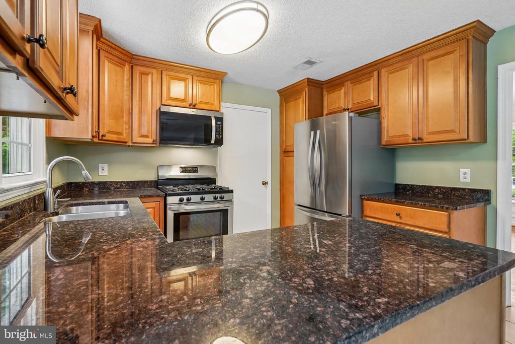 9612 WHITECEDAR COURT